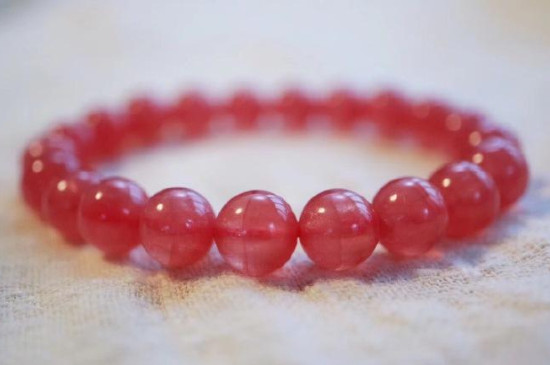 <a href=https://www.jbf.cn/tag/1432.html target=_blank class=infotextkey>红纹石的寓意</a>