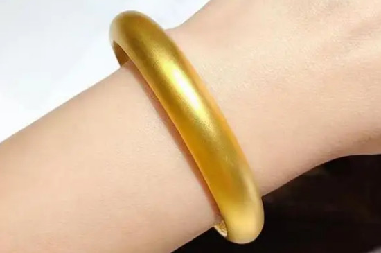 <a href=https://www.jbf.cn/tag/6517.html target=_blank class=infotextkey>古法金手镯有小坑如何修复</a>