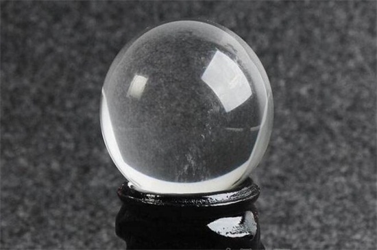 白水晶球寓意，白水晶球的作用功效