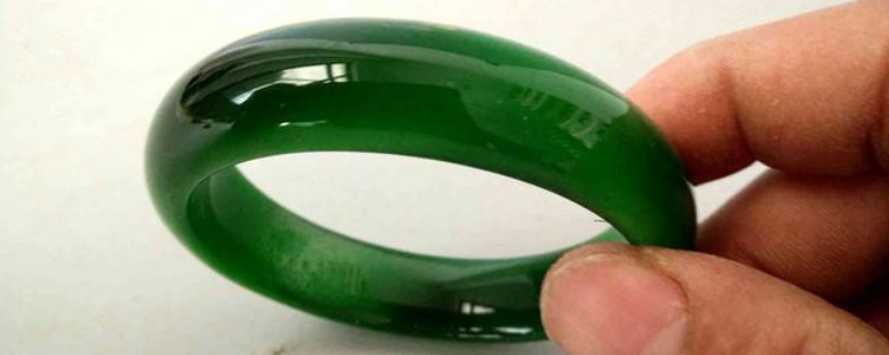 <a href=https://www.jbf.cn/tag/3036.html target=_blank class=infotextkey>猫眼石手镯功效与作用</a>