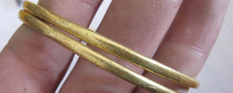 <a href=https://www.jbf.cn/tag/6517.html target=_blank class=infotextkey>古法金手镯有小坑如何修复</a>