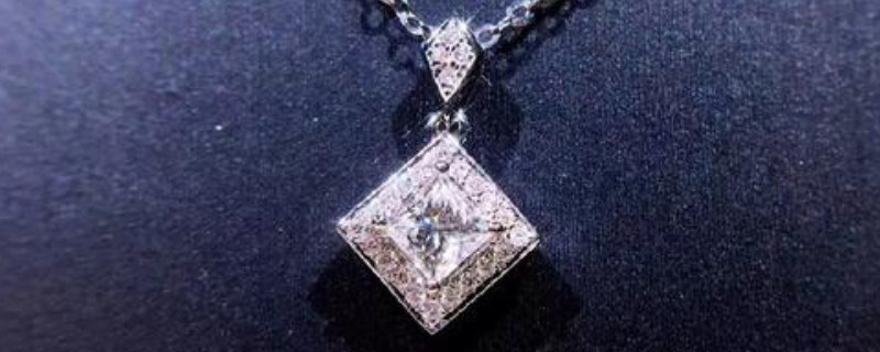 方形钻石项链的寓意