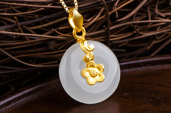 <a href=https://www.jbf.cn/tag/9513.html target=_blank class=infotextkey>金镶玉吊坠怎么鉴定</a>