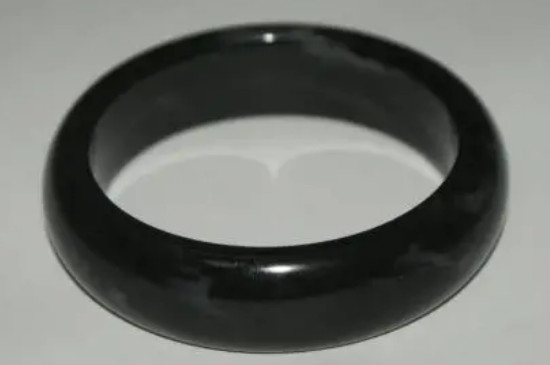 <a href=https://www.jbf.cn/tag/4415.html target=_blank class=infotextkey>墨玉越戴越黑还是越绿</a>