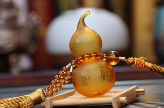 <a href=https://www.jbf.cn/tag/3976.html target=_blank class=infotextkey>葫芦车挂件的寓意和象征</a>